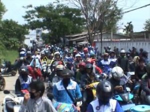 Tigaraksa- Buruh sweefing ke pabrik-pabrik,ancam akan demo besar-besaran tuntut revisi UMK, Kamis (29/11)DT