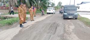 Dinas PUTR Serdang Bedagai tinjau jalan rusak di Desa Sei Rejo