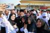 Pj Gubernur Banten Al Muktabar Serahkan 602 SK Pengangkatan PPPK