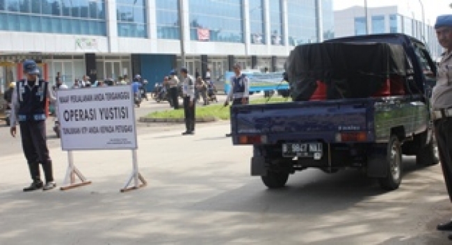 Setu- Operasi Yustisi Kependudukan di gelar pagi ini di wilayah Kecamatan Setu. Jum&#039;at (15/11)DT