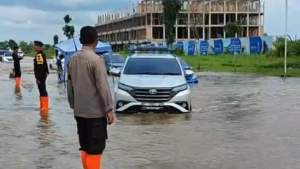 Banjir Menggenangi Kota Pekanbaru Sebanyak 100 KK Terdampak