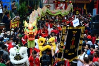 Ribuan Warga Padati Pawai Cap Go Meh di Suryakencana