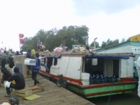 Cuaca Laut Jelek, Pendapatan Pekerja Kapal Angkut Barang dan Penumpang Berkurang