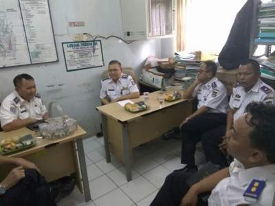 Suasana kunler Dishub Kabupaten Tangerang ke Tangsel.