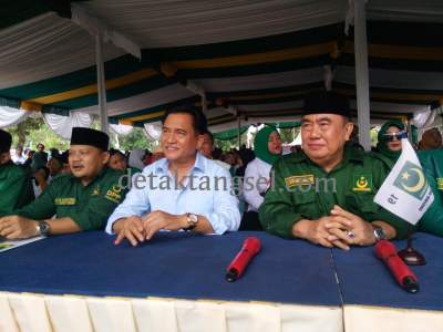 Ketua Umum PBB Yusril Ihza Mahendra dan Ketua MPC PBB Tangsel Moh Saleh Asnawi saat pelantikan Pengurus PBB Tangsel