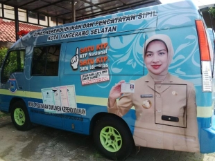 Mobil keliling Disdukcapil Tangsel