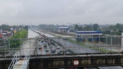 Warga Minta Pengelola Tol BSD lebih serius Tangani Banjir di KM 8