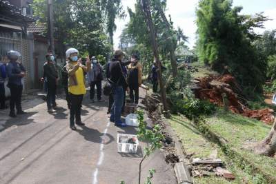 WALIKOTA TANGSEL KUNJUNGI TITIK BENCANA