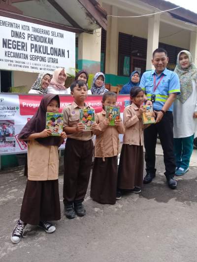 PT IKPP Beri Bantuan Puluhan Ribu Buku Tulis