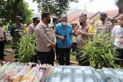 Kapolda Tinjau Kampung Tangguh Jaya RW 19 Perumahan Villa Inti Persada