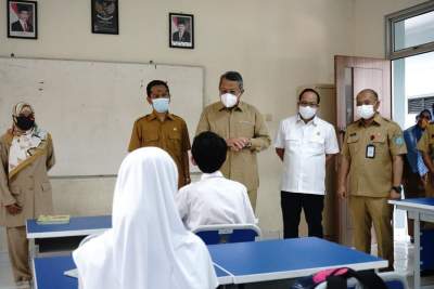 Wali Kota Tangsel Tinjau Pembelajaran Tatap Muka Hari Pertama Tingkat SMP