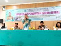 Pemberdayaan Masyarakat dengan Pelatihan Pembuatan Sabun Herbal