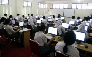 Diperkirakan Baru 10 Persen SMA/SMK Di Tangsel Yang Siap Melaksanakan UNBK