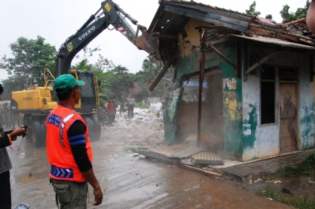 38 Bangunan Esek-Esek Dibongkar