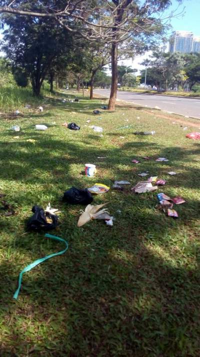 Usai Perayaan Tahun Baru, Kawasan BSD Dipenuhi Sampah