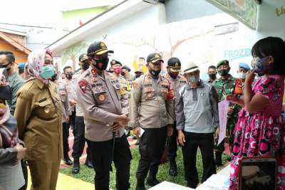 Walikota Tangsel Dampingi Kapolda Metro Kunjungi Kampung Jawara