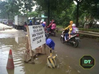 Proses Perbaikan Jalan Ciganjur