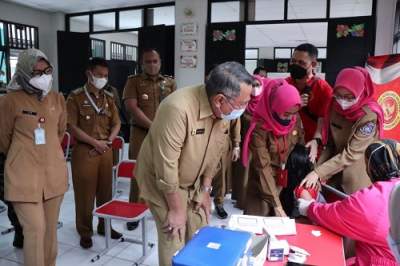 Pemkot Tangsel dan BIN Vaksinasi Anak di Pisangan