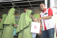 Cirkle K Santuni Puluhan Yatim Piatu Dan Dhuafa (RCI)