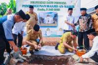 Letakan Batu Pertama Pembangunan Masjid An-Nashr, Benyamin Harap Jadi Pusat Pertumbuhan Kegiatan Keagamaan