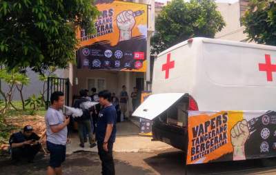 Para Vapers mengikuti rontgen thorak di Graha Raya Bintaro, Pondok Aren