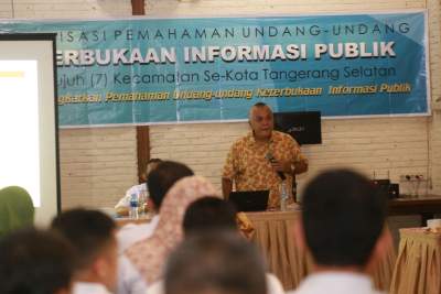 Sosialisasi undang-undang nomor 14 tahun 2008 tentang Keterbukaan Informasi Publik (KIP).