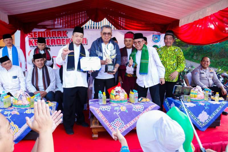 Sambut Kemerdekaan dengan Menggelar Pawai Budaya, Wali Kota Tangsel Puji Kekompakan Kecamatan Setu