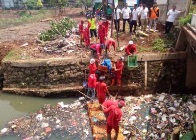 Intensitas Hujan Mulai Tinggi, Situ Perigi Kembali di Penuhi Sampah.