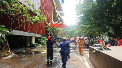 Simulasi Kebakaran di Hotel Santika Premiere Bintaro 