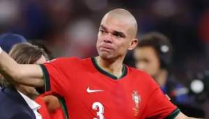 Pepe Umumkan Pensiun dari Sepak Bola