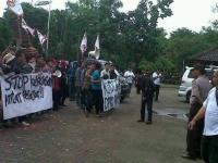 Aksi demo Aliansi Pemuda Bersatu (APB)