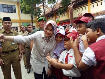 Airin Kampanyekan Imunisasi Measles Rubella