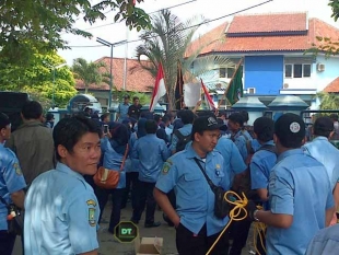 Eks Pegawai PDAM TB  Kembali  Berdemo