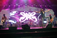 Slank Hipnotis Ribuan Penonton