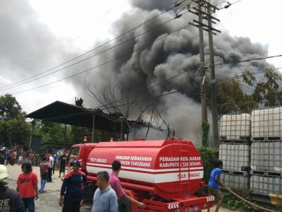 Lapak Limbah Ludes Dilalap Si Jago Merah