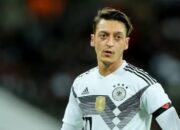 Mesut Ozil Ungkap Penyesalan Tak Pernah Berseragam Juventus