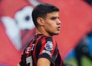 MU Incar Pemain Belakang Bournemouth Milos Kerkez