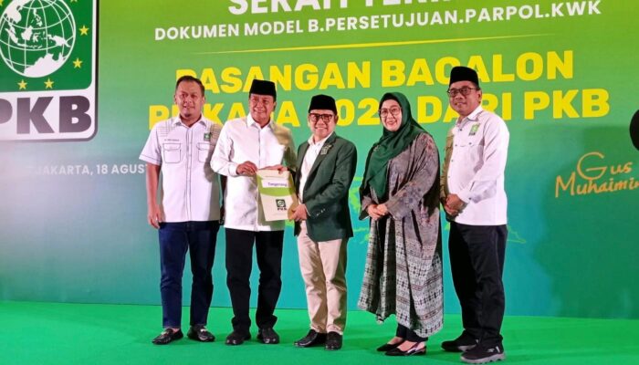 Cak Imin Berikan Form B1 KWK Kepada Maesyal rasyied Intan