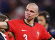 Pepe Umumkan Pensiun dari Sepak Bola