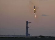 SpaceX Berhasil Bawa Pulang Pendorong Roket Starship