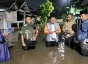 Wakil Ketua DPRD Tangsel M. Yusuf Turun Langsung Bantu Warga Terdampak Banjir Taman Mangu