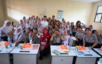 Wapres Tinjau Makan Bergizi Gratis di SMKN 3 Tangerang