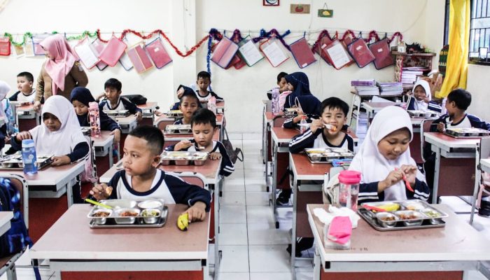 Pedagang Kantin Sekolah Curhat Kena Dampak MBG