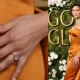 Zendaya Tampil Memukau di Golden Globes 2025, Cincin Pertunangan Jadi Sorotan